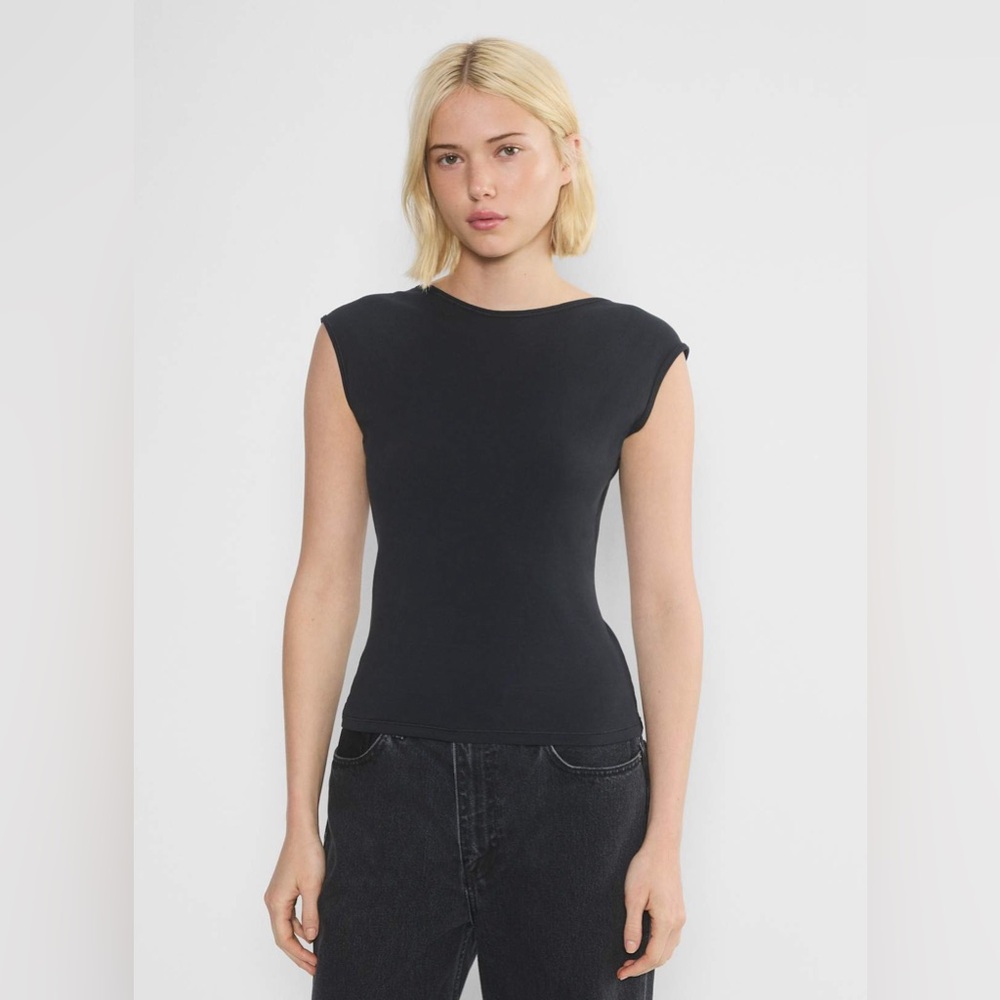 Aritzia TNA Hold It Times T Shirt XS NWT